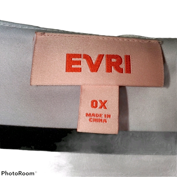 EVRI NWT Plus Size Flowy Dress with Cute Brown Buttons 365 - Picture 3 of 6